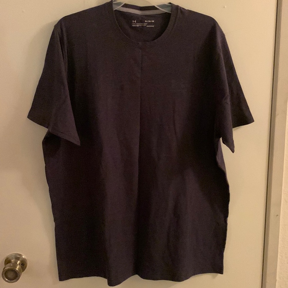 Gray Under Armour Loose Heatgear shirt